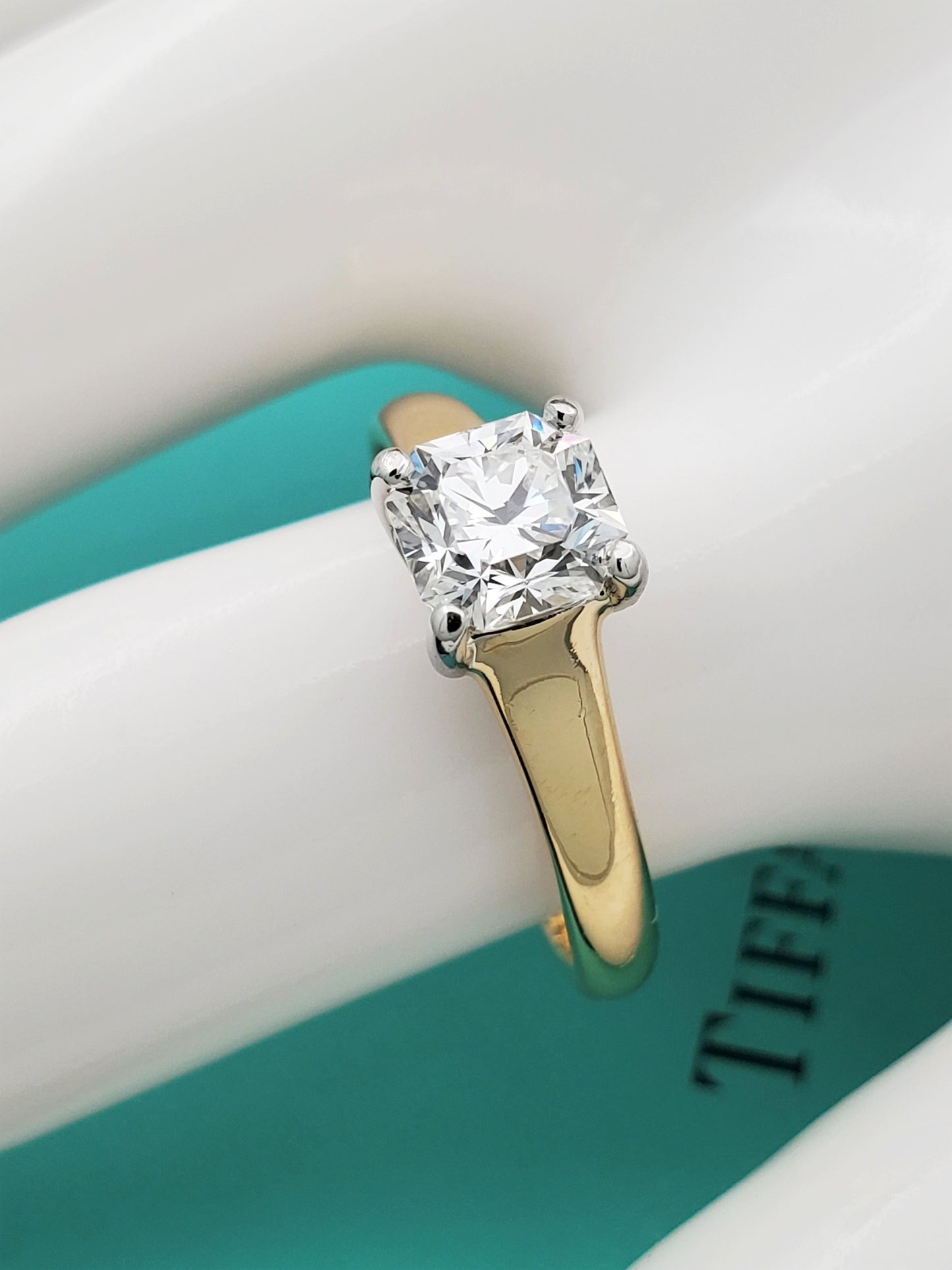 Tiffany & Co 18K Gold 1.05ct G VVS2 Lucida Diamond Engagement Ring