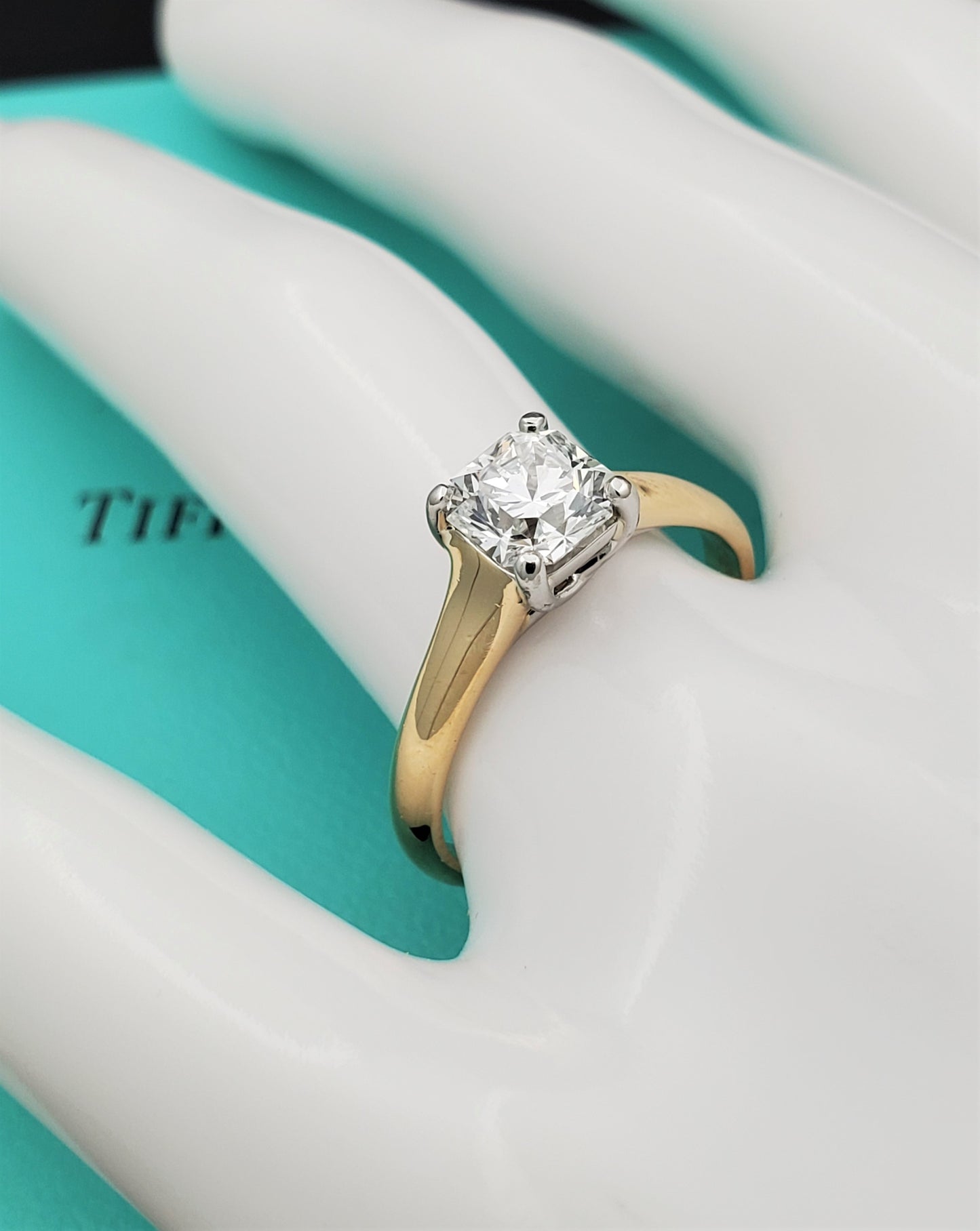 Tiffany & Co 18K Gold 1.05ct G VVS2 Lucida Diamond Engagement Ring