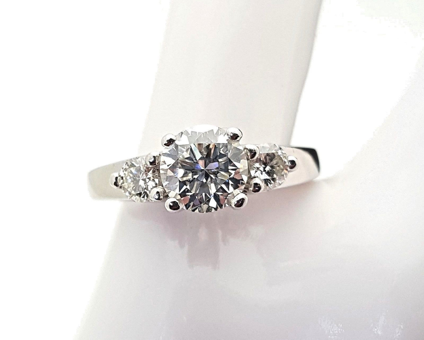 Platinum 1 Carat Round Diamond Engagement Ring