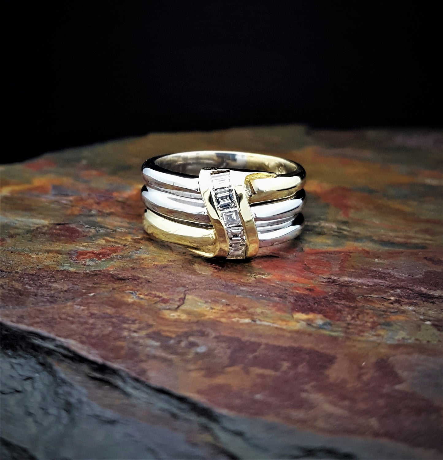Solid 18K Two-Tone Gold Diamond Band Ring sz6