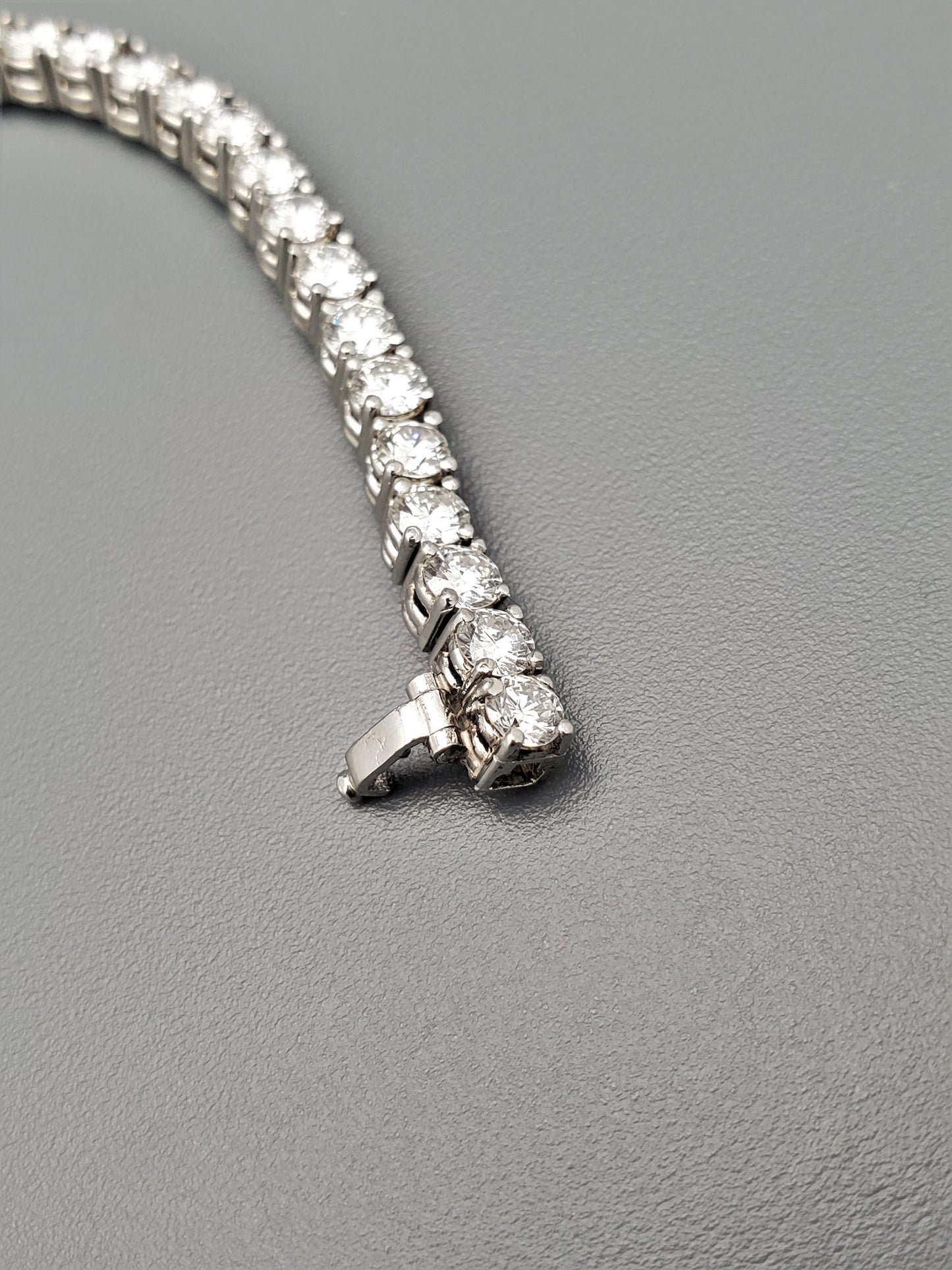 Ladies 8 Carat Diamond Platinum Tennis Bracelet