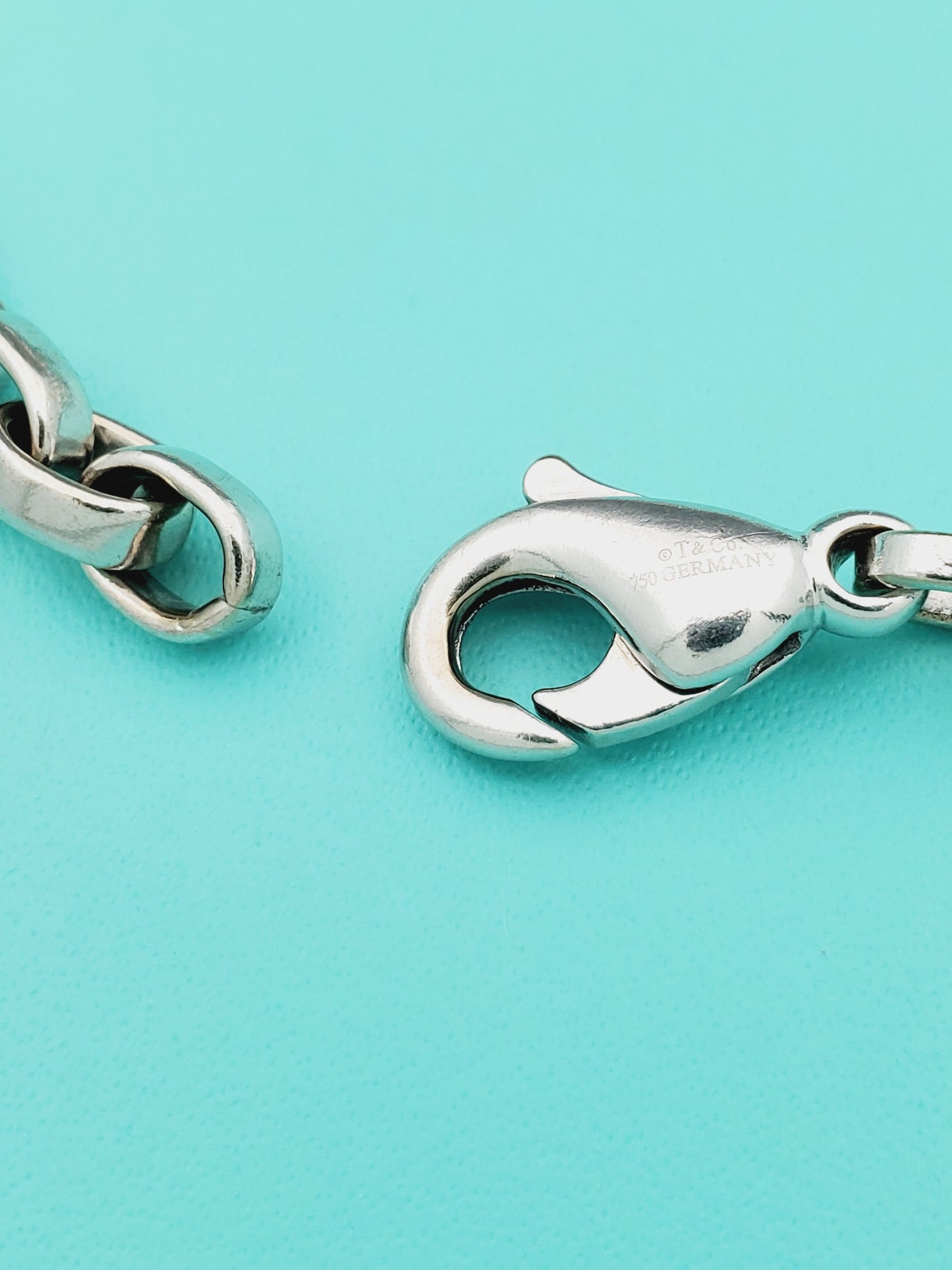 Tiffany & Co. 18K White Gold Oval Link Chain Necklace 20in. 109g.