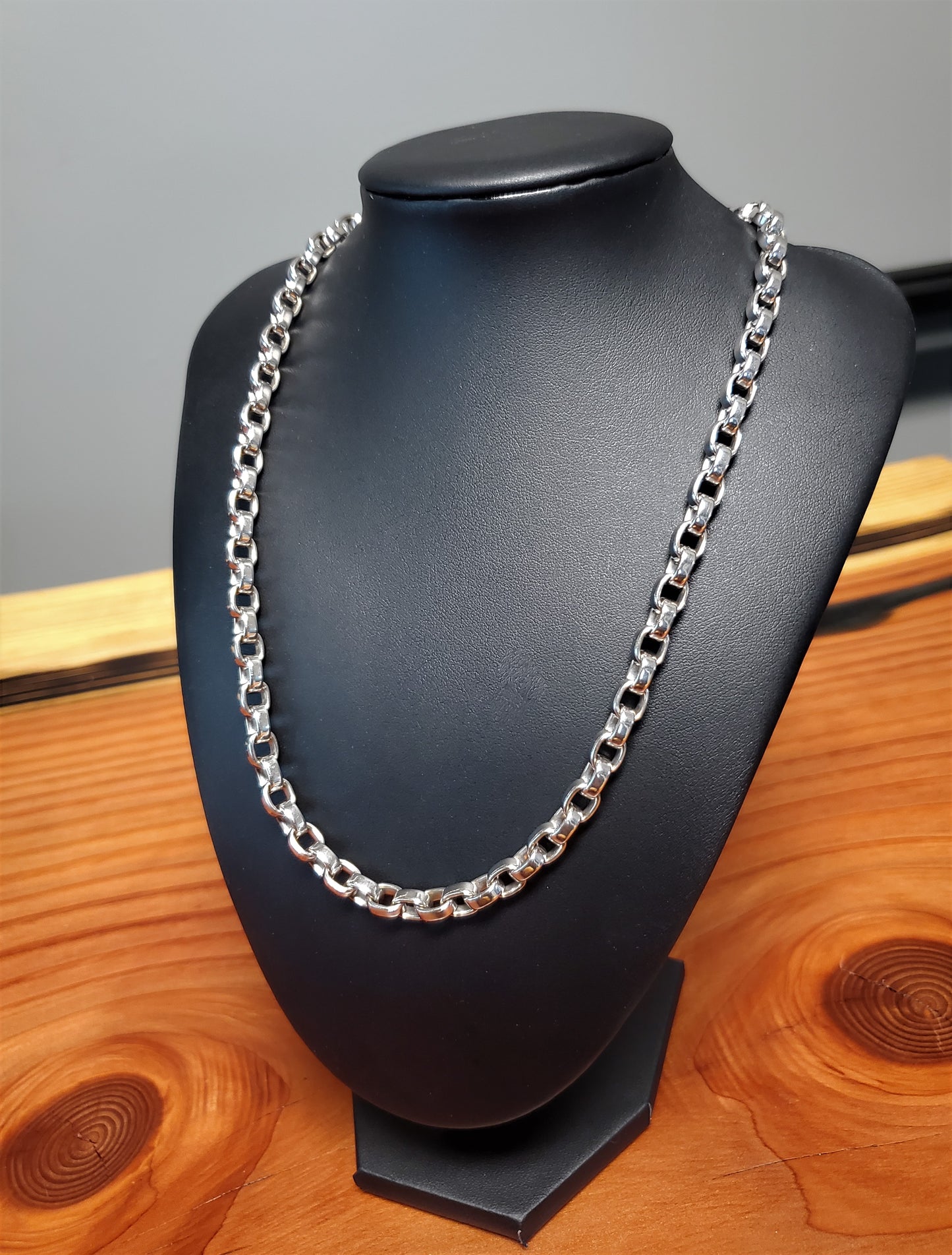 Tiffany & Co. 18K White Gold Oval Link Chain Necklace 20in. 109g.