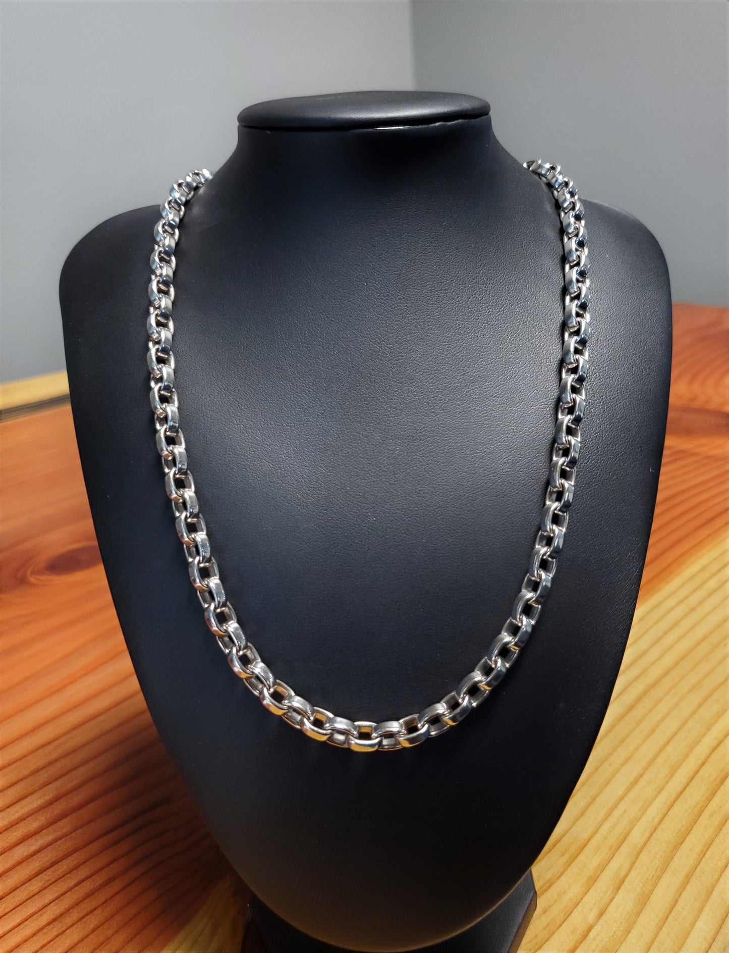 Tiffany & Co. 18K White Gold Oval Link Chain Necklace 20in. 109g.