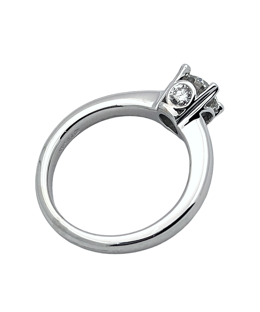 Natural Round Diamond Engagement Ring 0.91 Carat