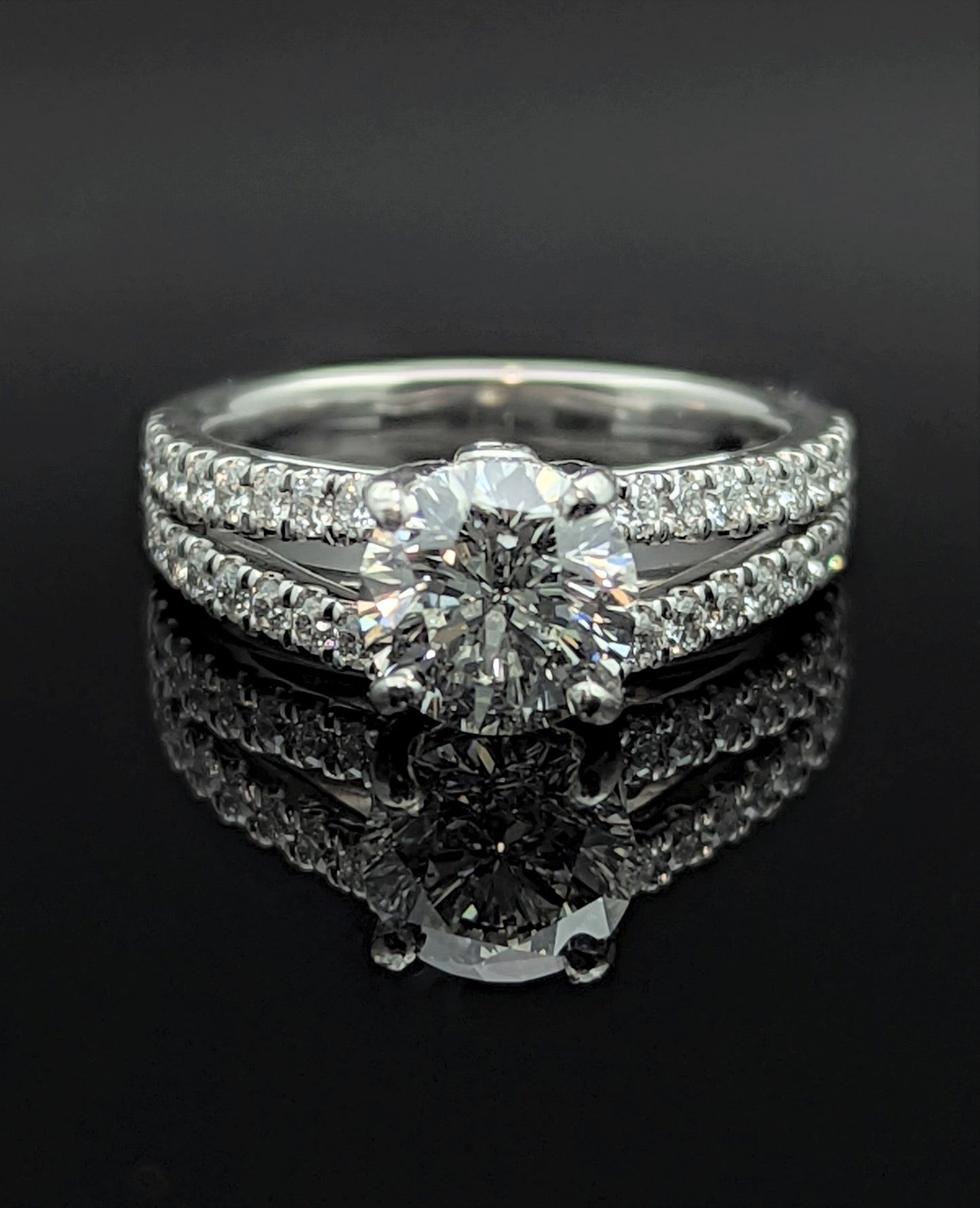 1 Carat Round Diamond Engagement Ring H/VS2 Solid Platinum