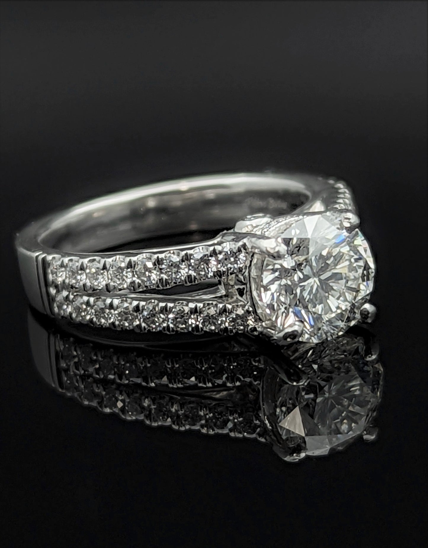 1 Carat Round Diamond Engagement Ring H/VS2 Solid Platinum