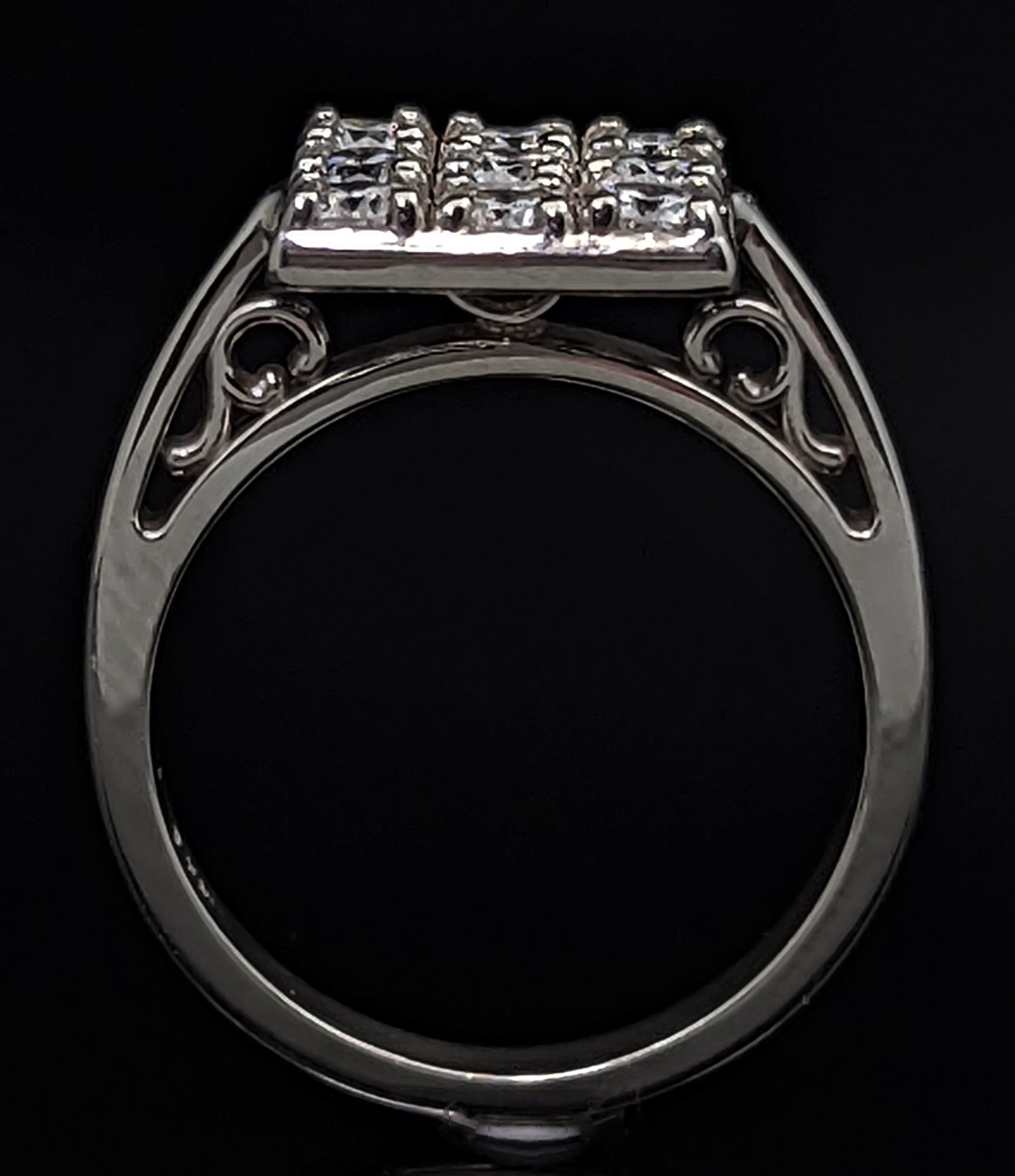 14K White Gold Diamond Cluster Ring